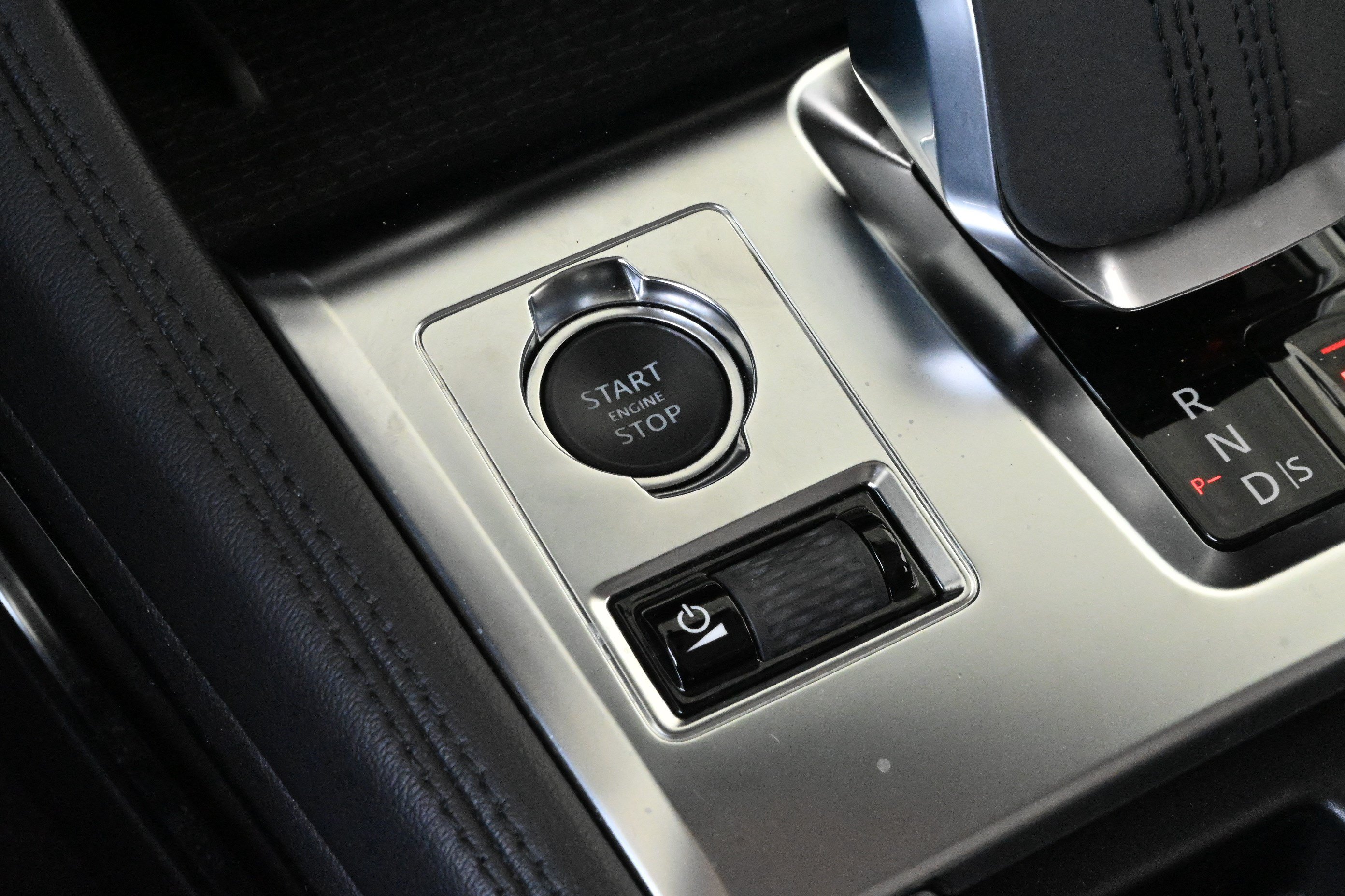 Used 2022 Jaguar F-PACE AWD/4WD image 22