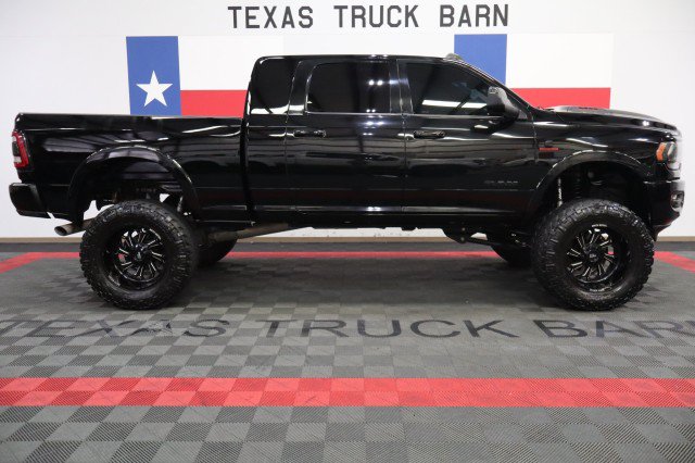 Used 2019 RAM 2500 Laramie w/ Black Appearance Package AWD/4WD image 19
