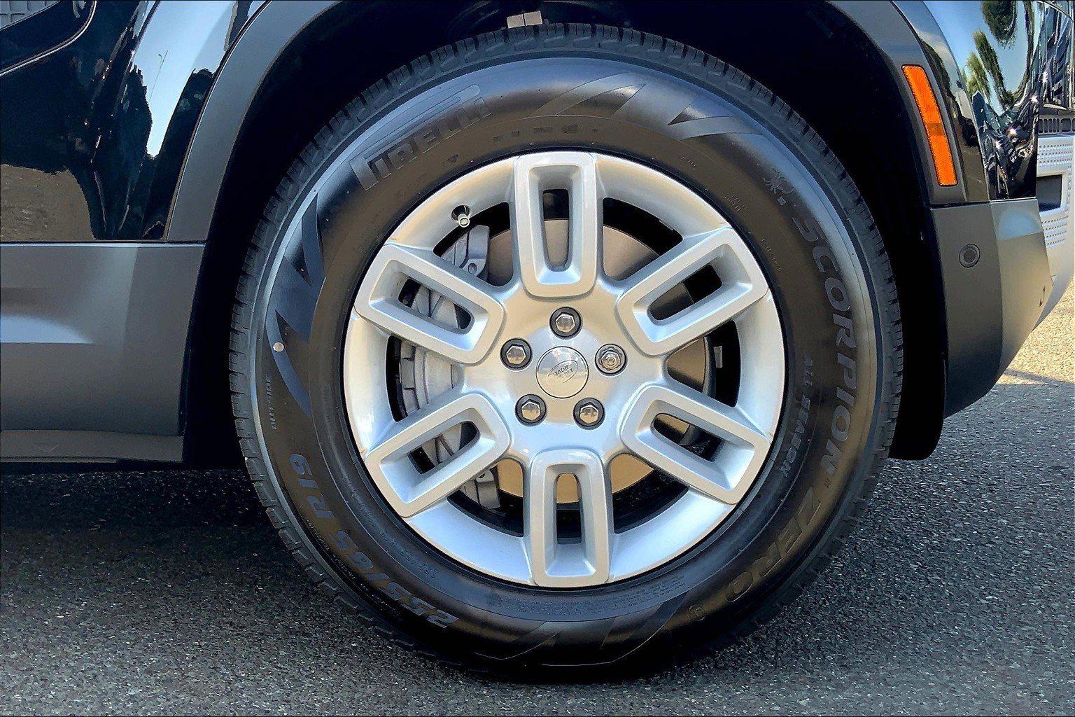 New 2025 Land Rover Defender 130 S image 13