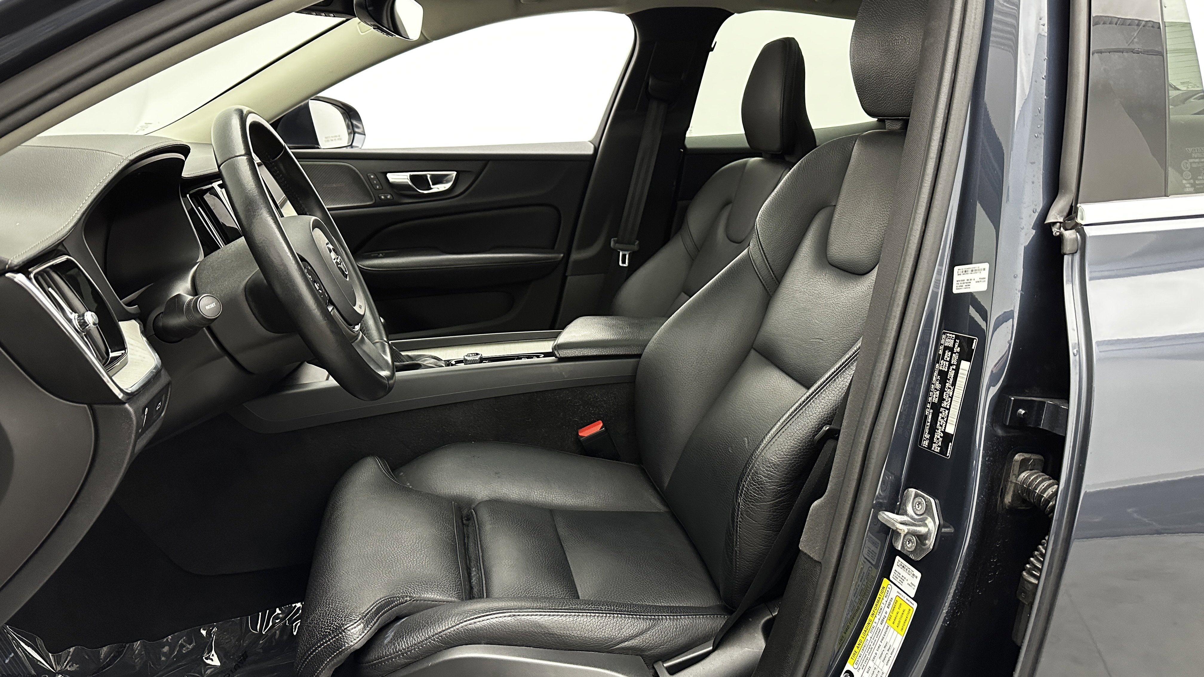 Used 2020 Volvo S60 T6 Inscription w/ Protection Package Premier image 15