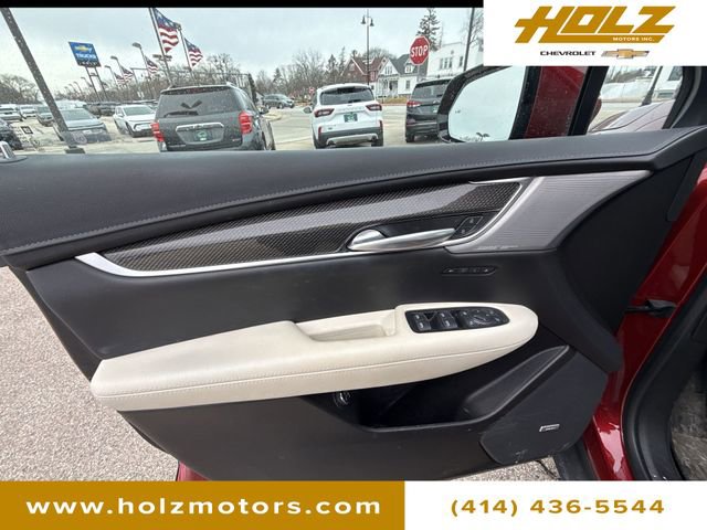 Certified 2023 Cadillac XT5 Sportv w/ LPO, Floor Liner Package image 23