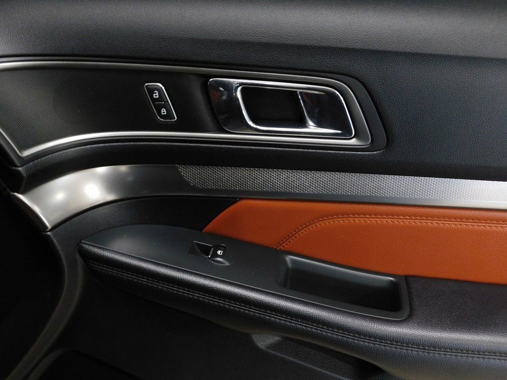 Used 2019 Ford Explorer XLT w/ XLT Desert Copper Package AWD/4WD image 94