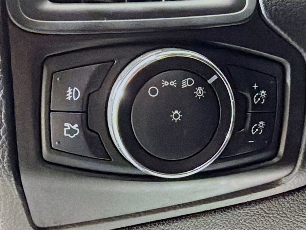 Used 2014 Ford Focus SE w/ Equipment Group 201A image 26