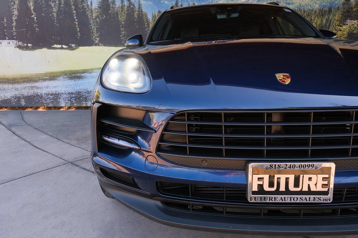 Used 2020 Porsche Macan AWD/4WD image 35