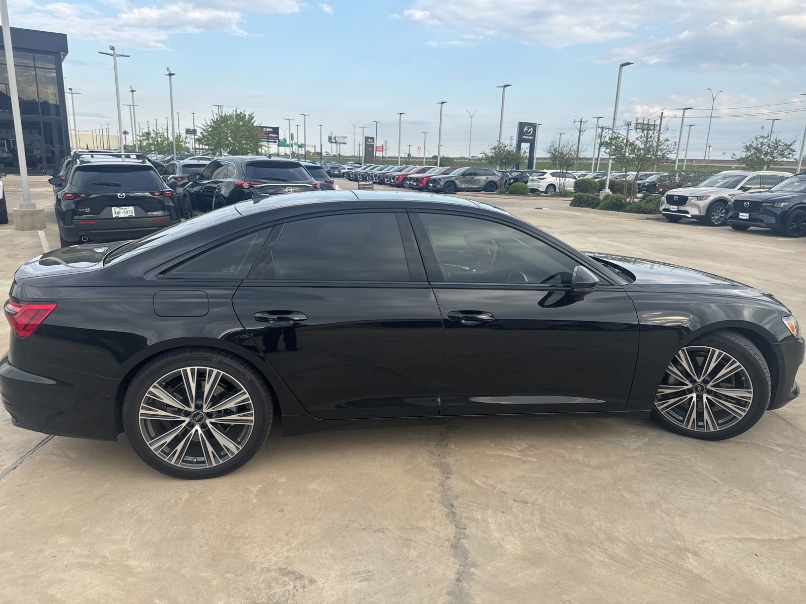 Used 2023 Audi A6 Premium Plus w/ Premium Plus Package image 4