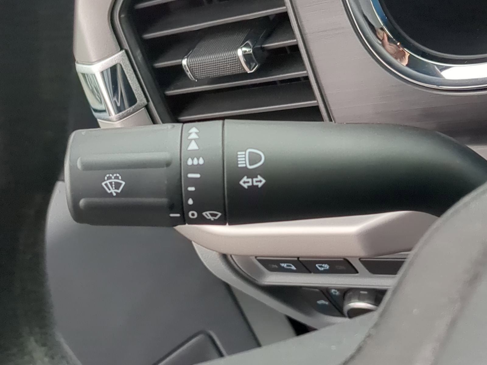 Used 2022 Ford F150 Lightning Pro w/ Tow Technology Package image 30