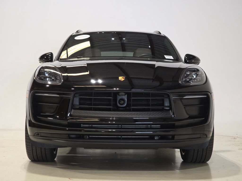 Certified 2026 Porsche Macan AWD/4WD image 6