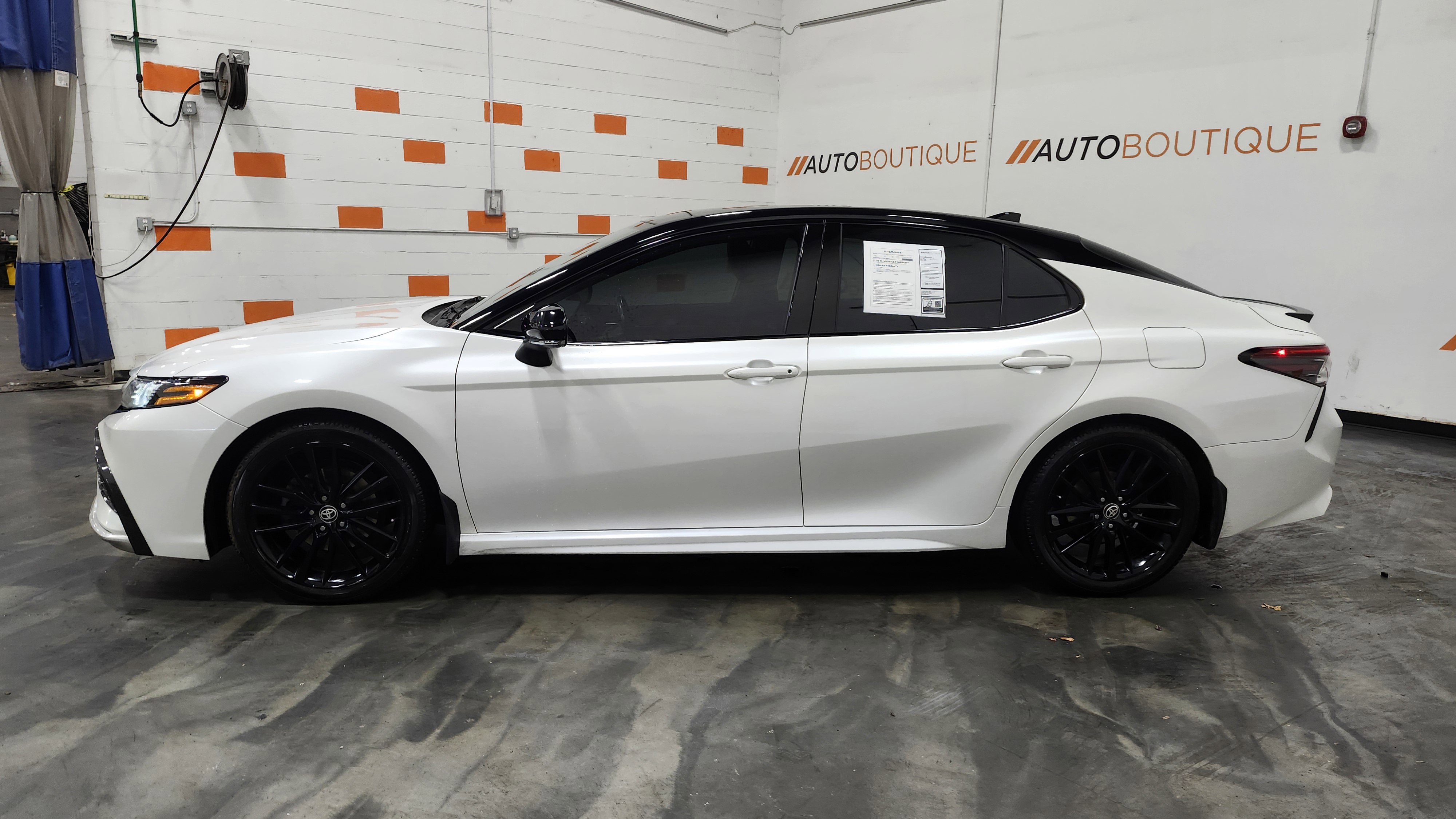 Used 2021 Toyota Camry XSE image 12