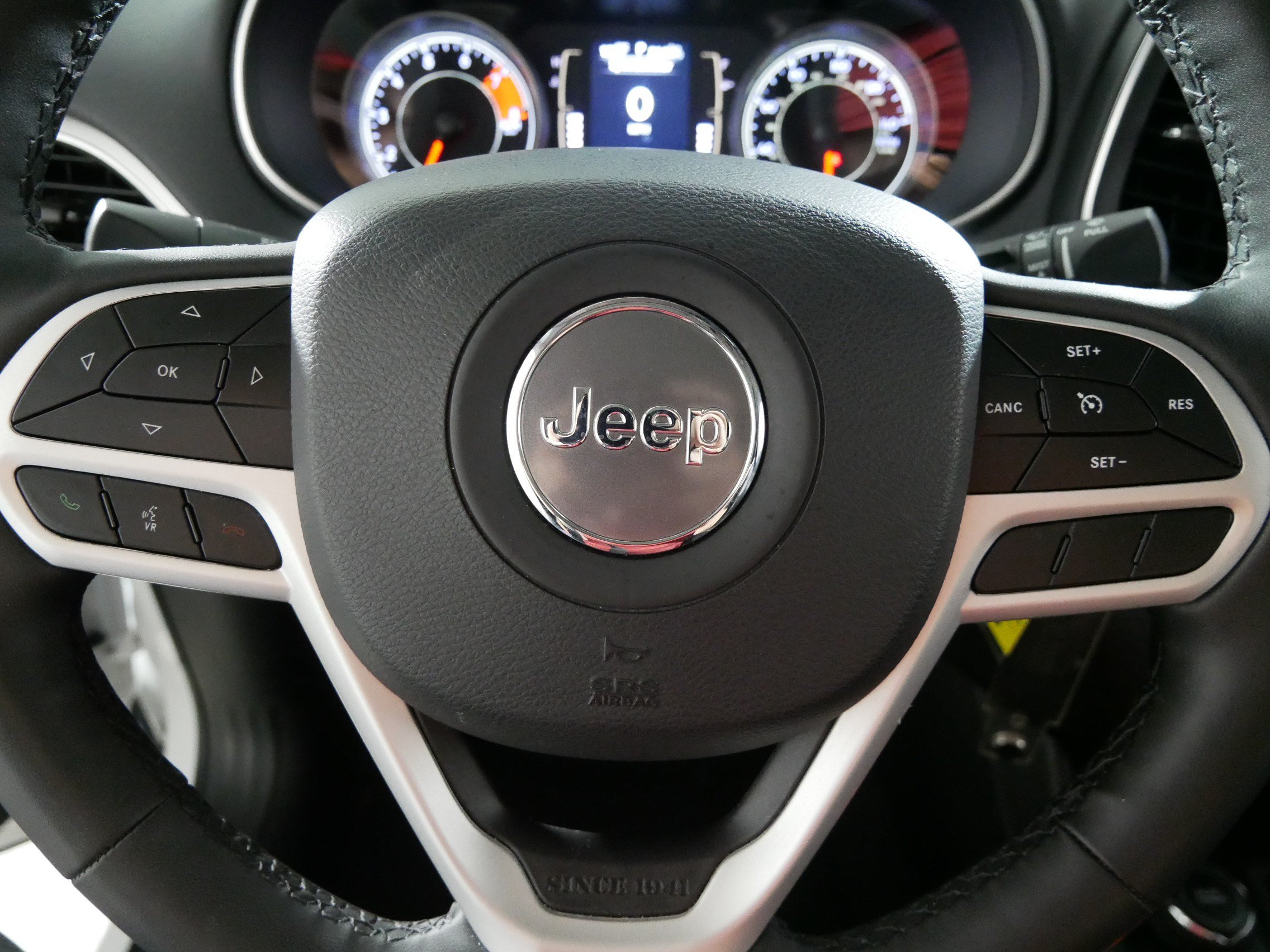 Used 2022 Jeep Cherokee Latitude w/ Sun & Sound Group AWD/4WD image 25