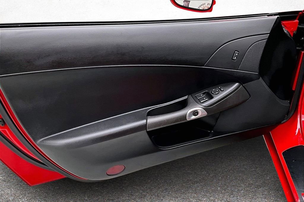 Used 2006 Chevrolet Corvette Coupe w/ Roof Package image 18