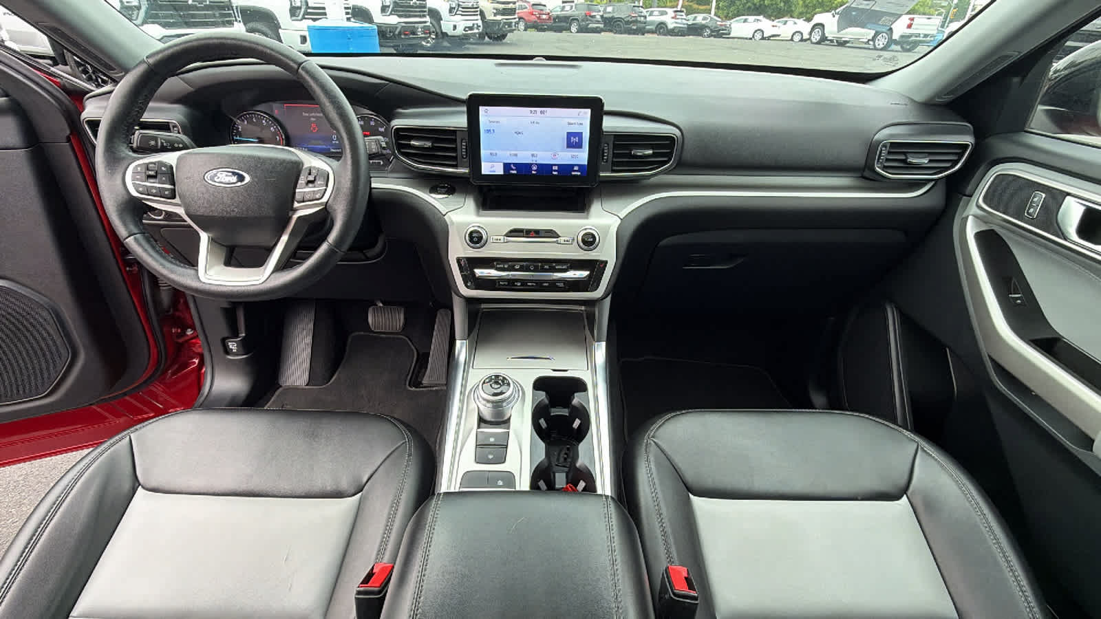 Used 2022 Ford Explorer XLT w/ Equipment Group 202A RWD image 26