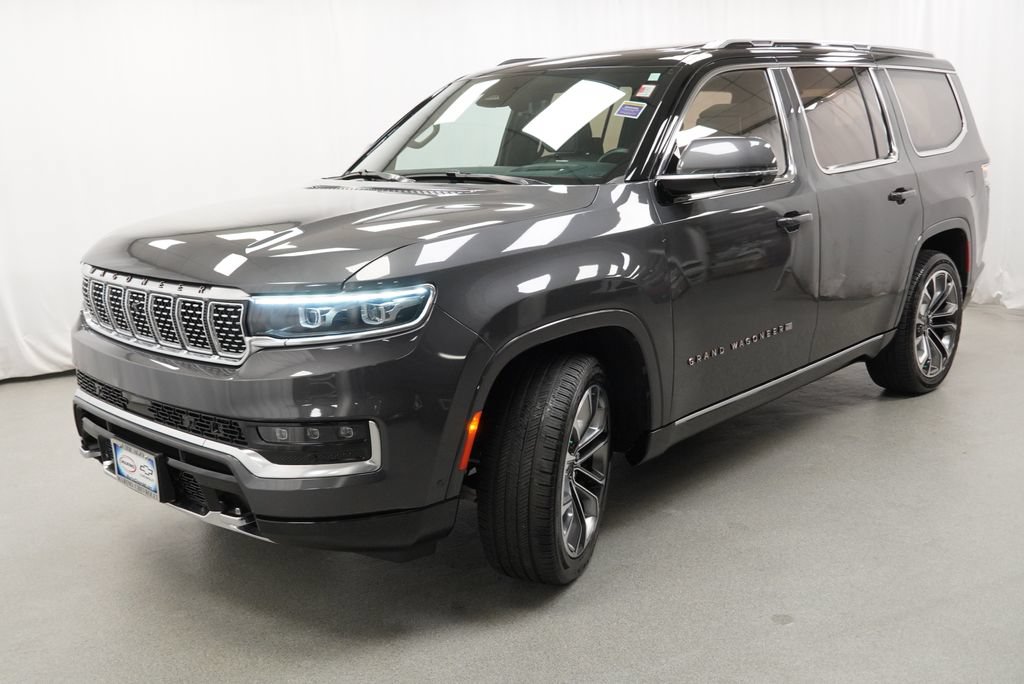 Used 2022 Jeep Grand Wagoneer Series III w/ Rear Seat Video Group 1 AWD/4WD image 4