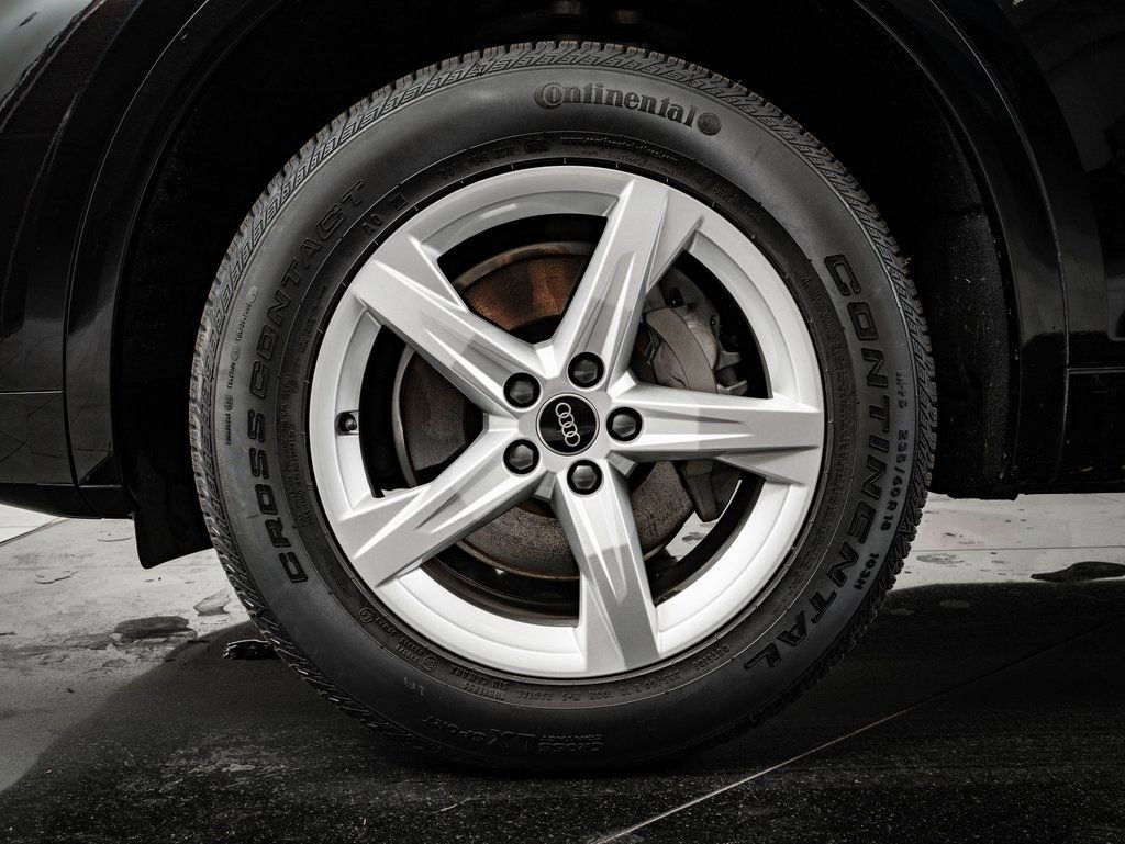 Used 2023 Audi Q5 2.0T Premium w/ Convenience Package image 13