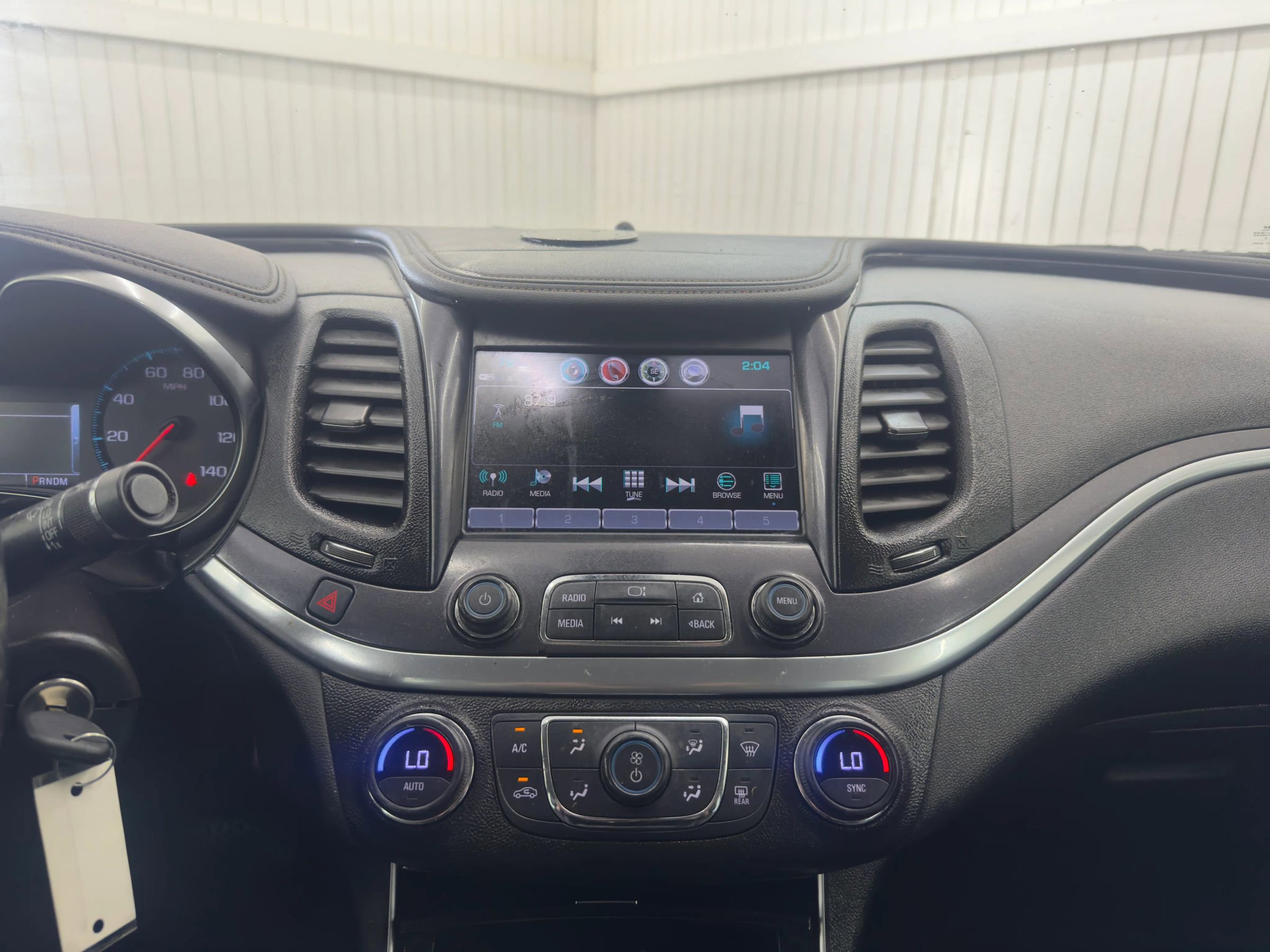 Used 2017 Chevrolet Impala LT FWD image 17