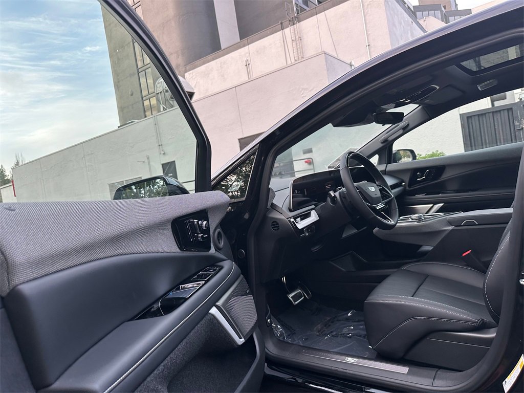 New 2026 Cadillac Optiq Sport 2 image 20