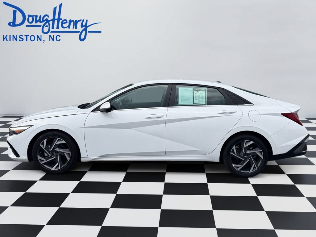 Used 2024 Hyundai Elantra Limited FWD image 2