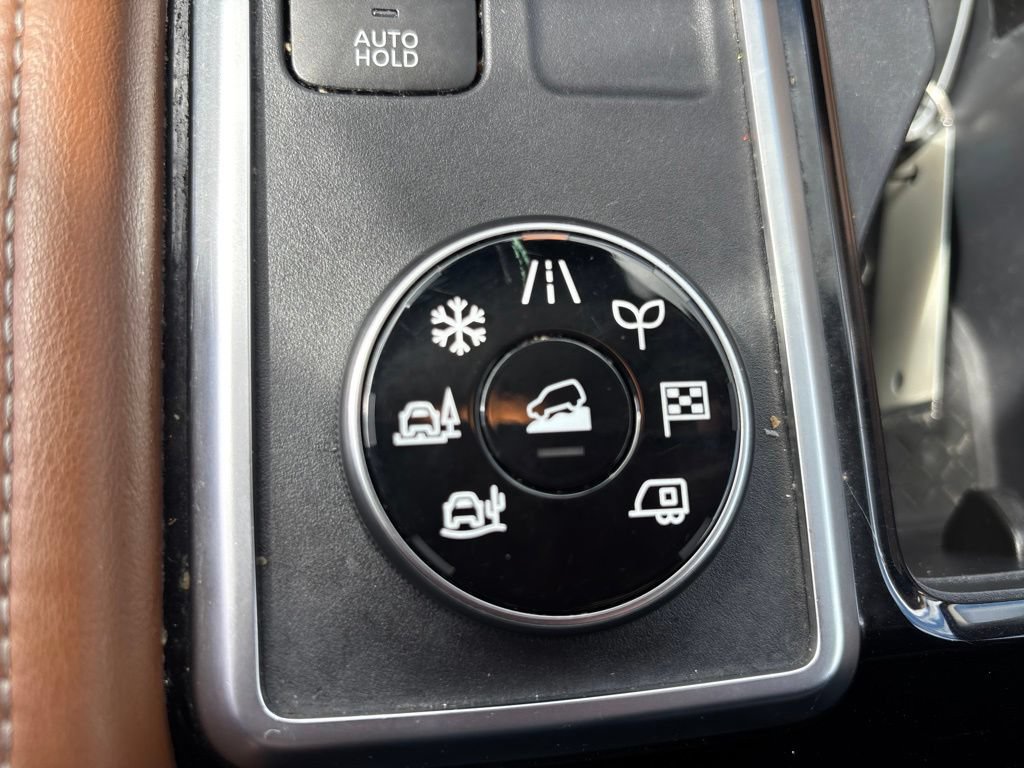 Certified 2024 Nissan Pathfinder Platinum AWD/4WD image 29
