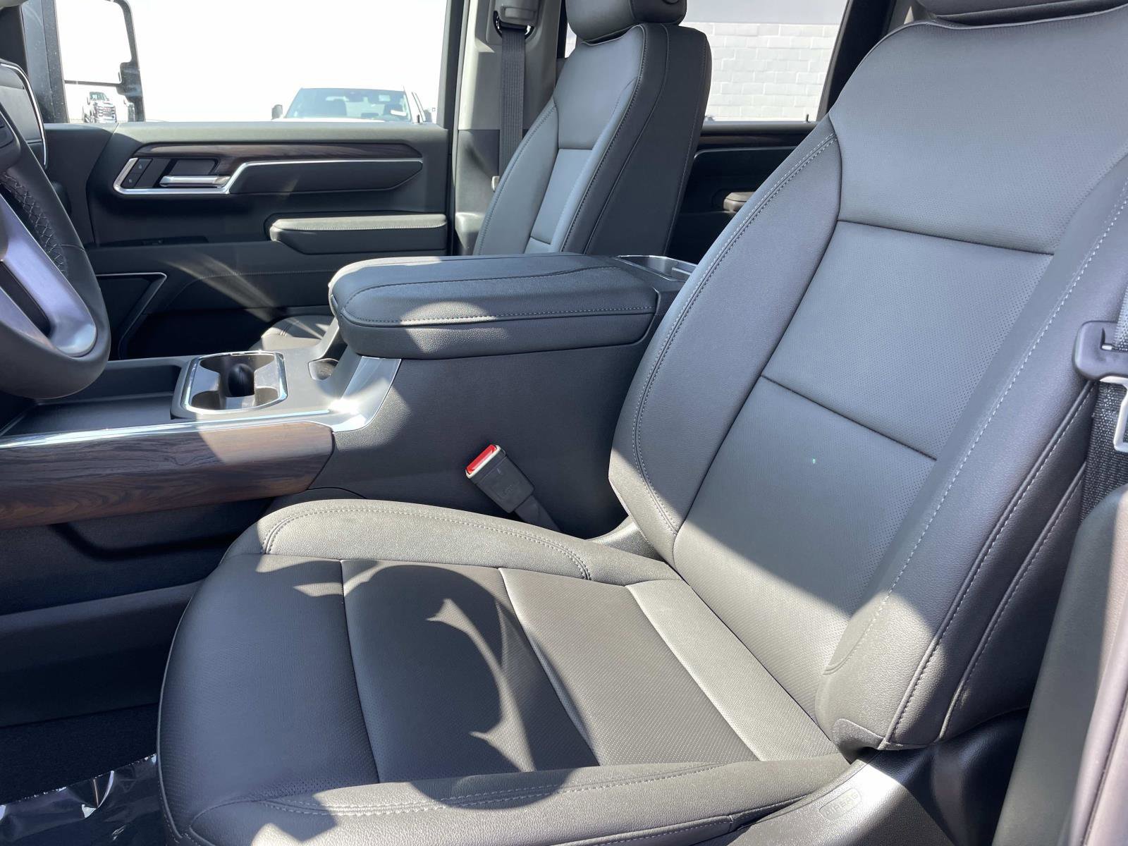 New 2025 GMC Sierra 2500 SLT w/ SLT Premium Package image 21