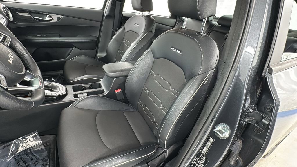 Used 2024 Kia Forte GT-Line image 10