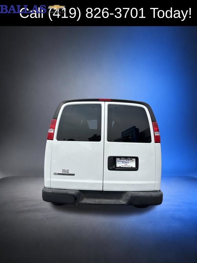 Used 2022 Chevrolet Express 3500 LS RWD image 4