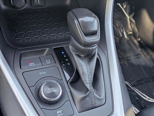 Used 2024 Toyota RAV4 XLE AWD/4WD image 12