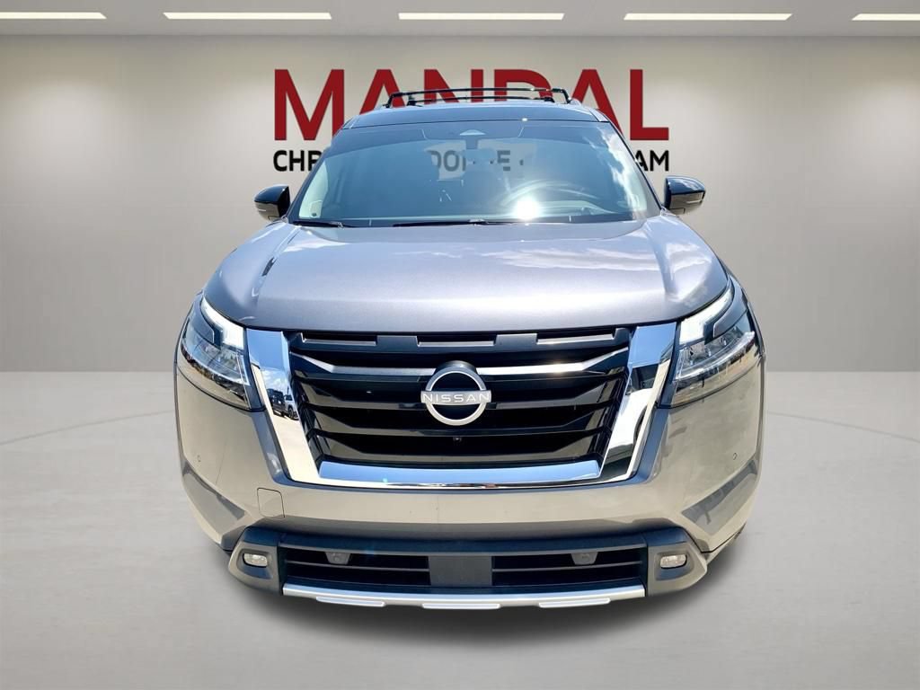 Used 2023 Nissan Pathfinder Platinum w/ Cargo Package FWD image 2