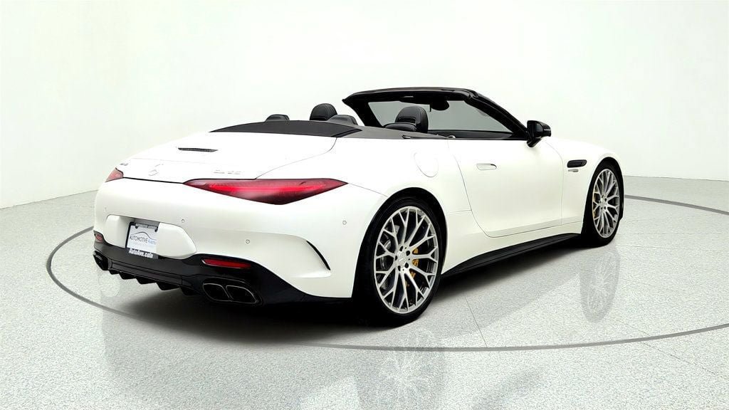 Used 2022 Mercedes-Benz SL 55 AMG 4MATIC w/ Driver Assistance Package image 5