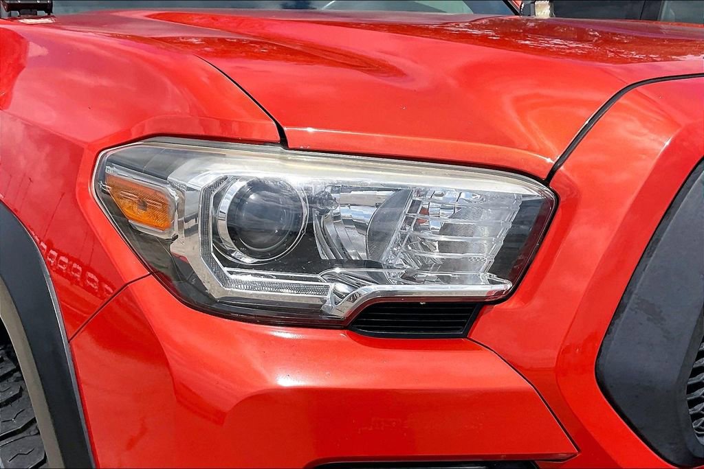 Used 2017 Toyota Tacoma TRD Off-Road w/ Tow Package (A/T) image 25