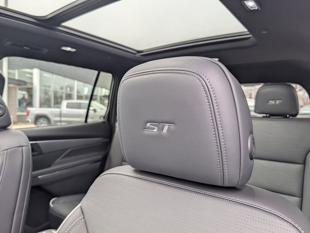 New 2026 Buick Enclave Sport Touring w/ Power Package image 7