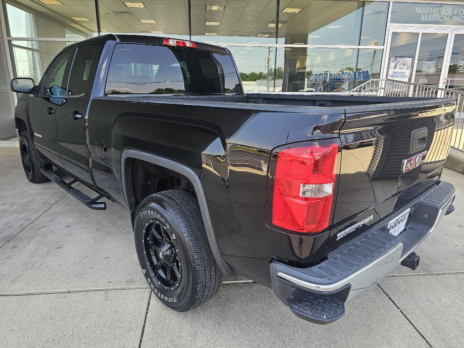 Used 2015 GMC Sierra 1500 SLE w/ SLE Value Package AWD/4WD image 3