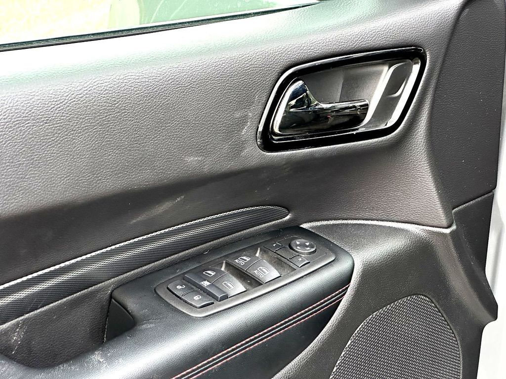 Used 2025 Dodge Durango GT RWD image 9