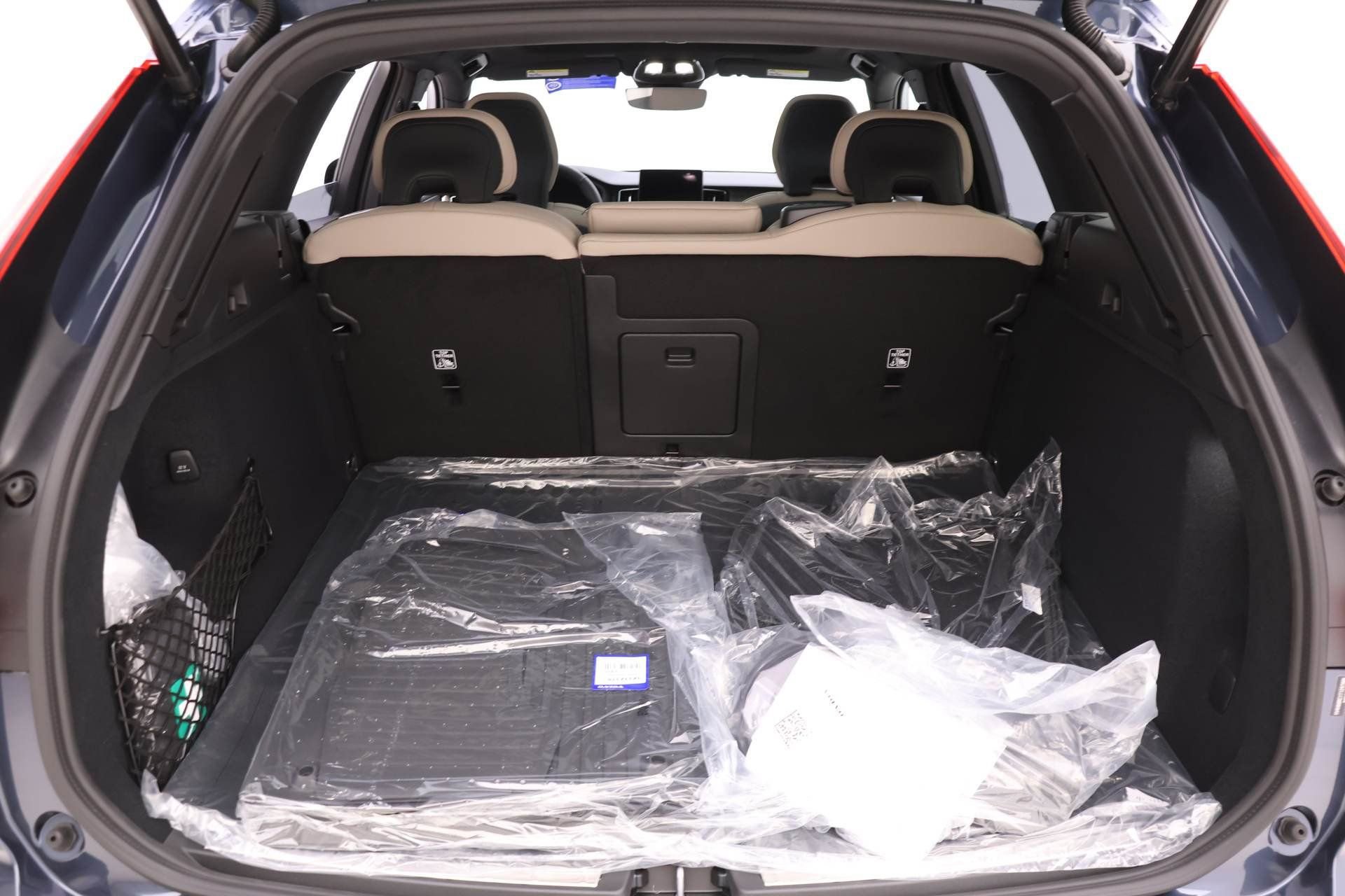 New 2026 Volvo XC60 T8 Plus w/ Protection Package Premier image 14