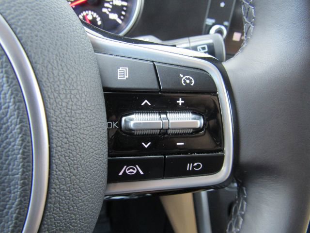 Used 2023 Kia Carnival LX image 49