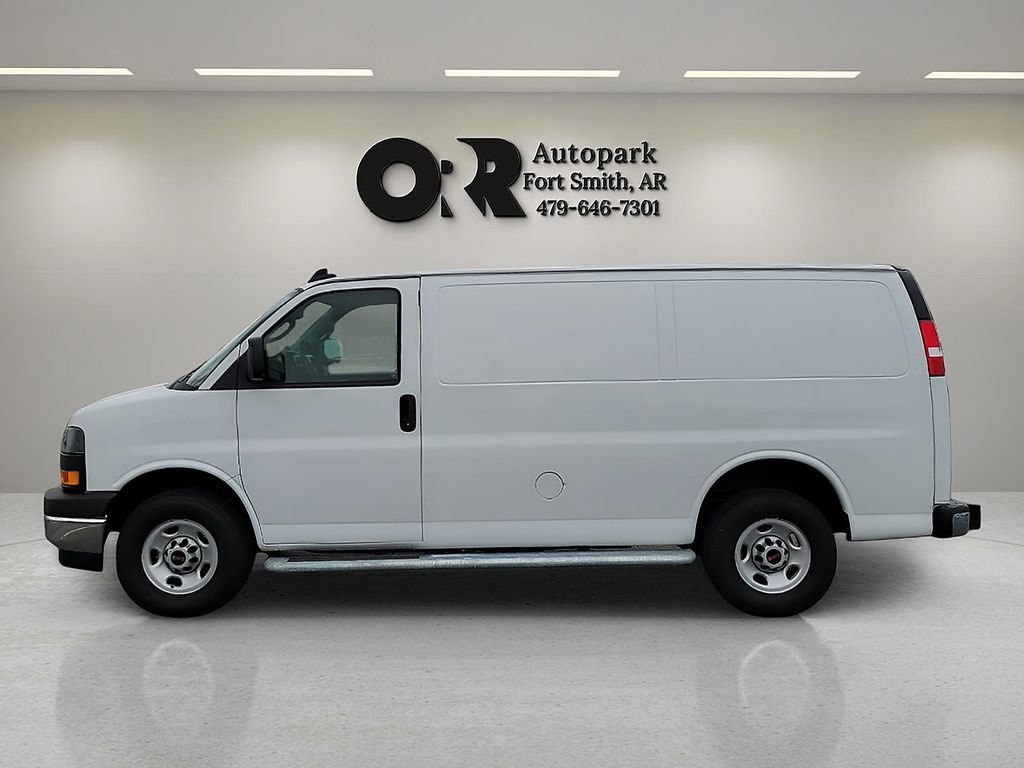 Used 2024 GMC Savana 2500 w/ Driver Convenience Package RWD image 3