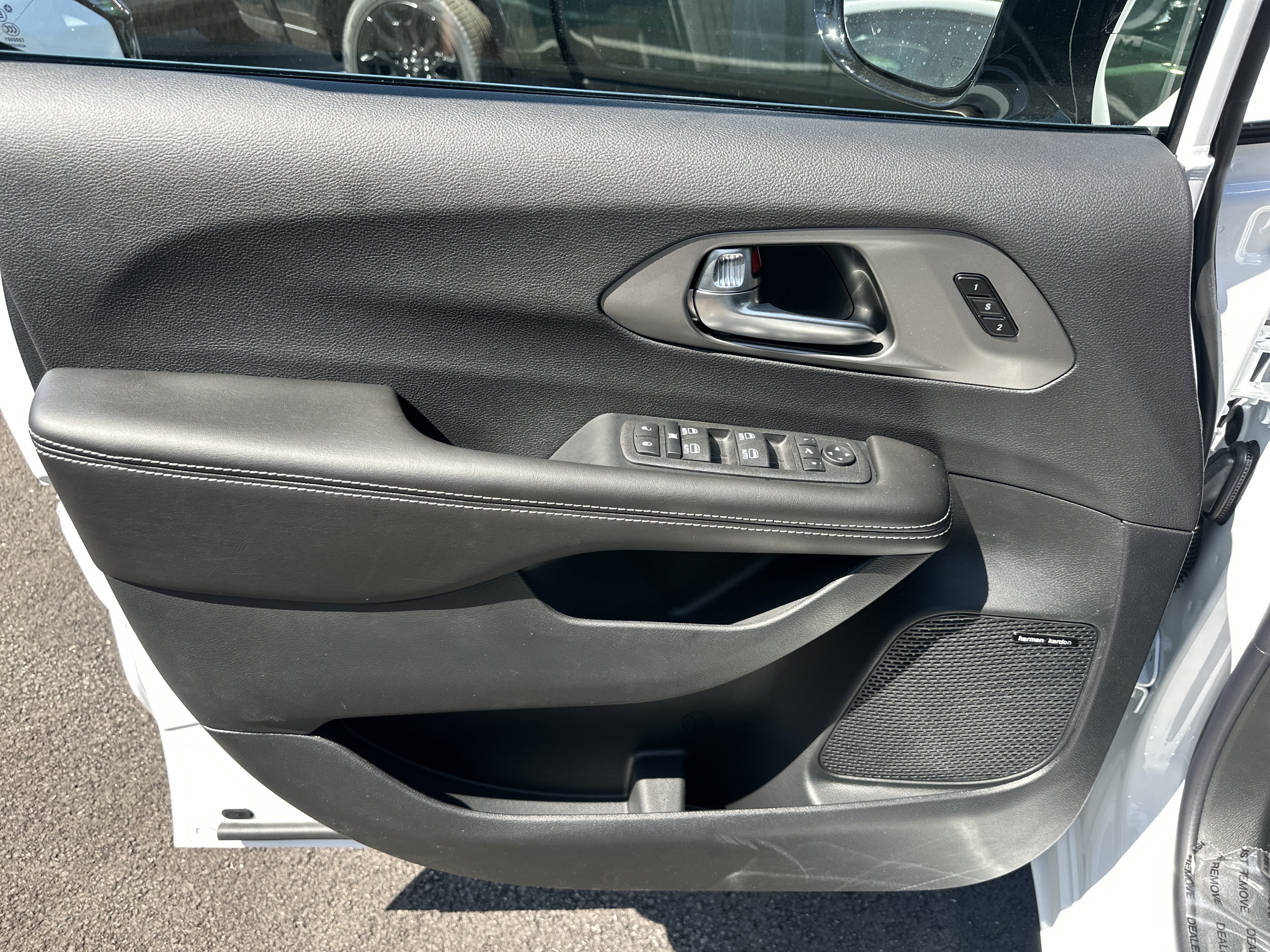 New 2027 Chrysler Pacifica Limited w/ Family Tech Group FWD image 24