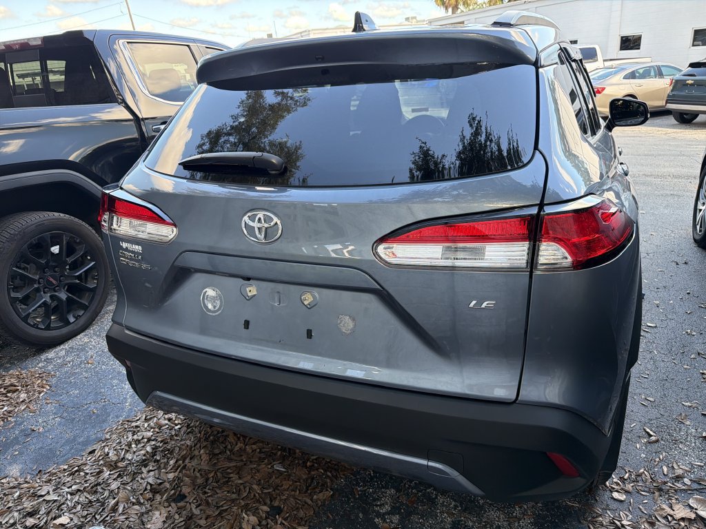 Used 2025 Toyota Corolla Cross LE FWD image 5