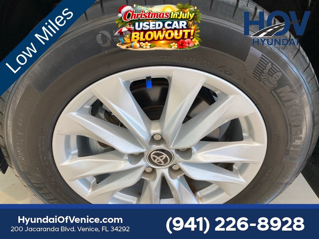 Used 2024 Toyota Corolla Cross LE w/ Moonroof Package FWD image 46
