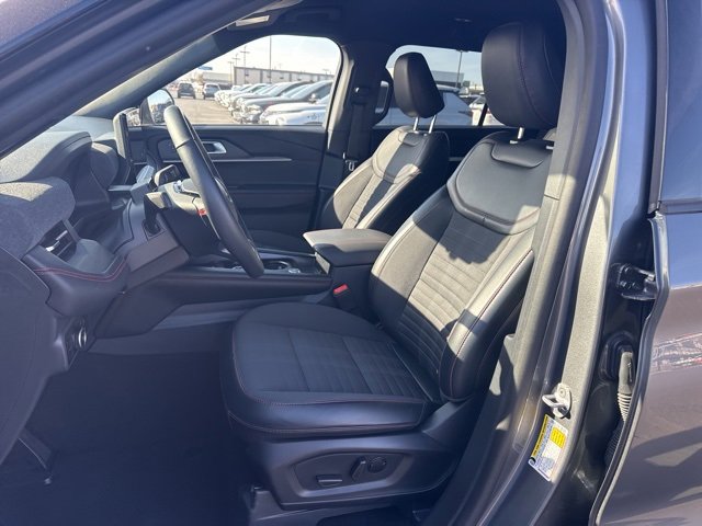 Used 2025 Ford Explorer ST-Line image 18