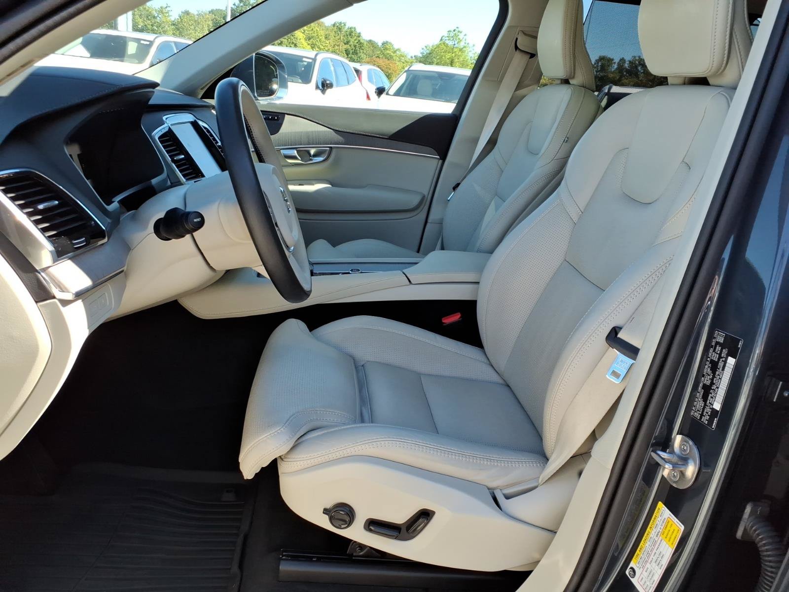 Used 2024 Volvo XC90 T8 Ultimate w/ Protection Package Premier AWD/4WD image 20