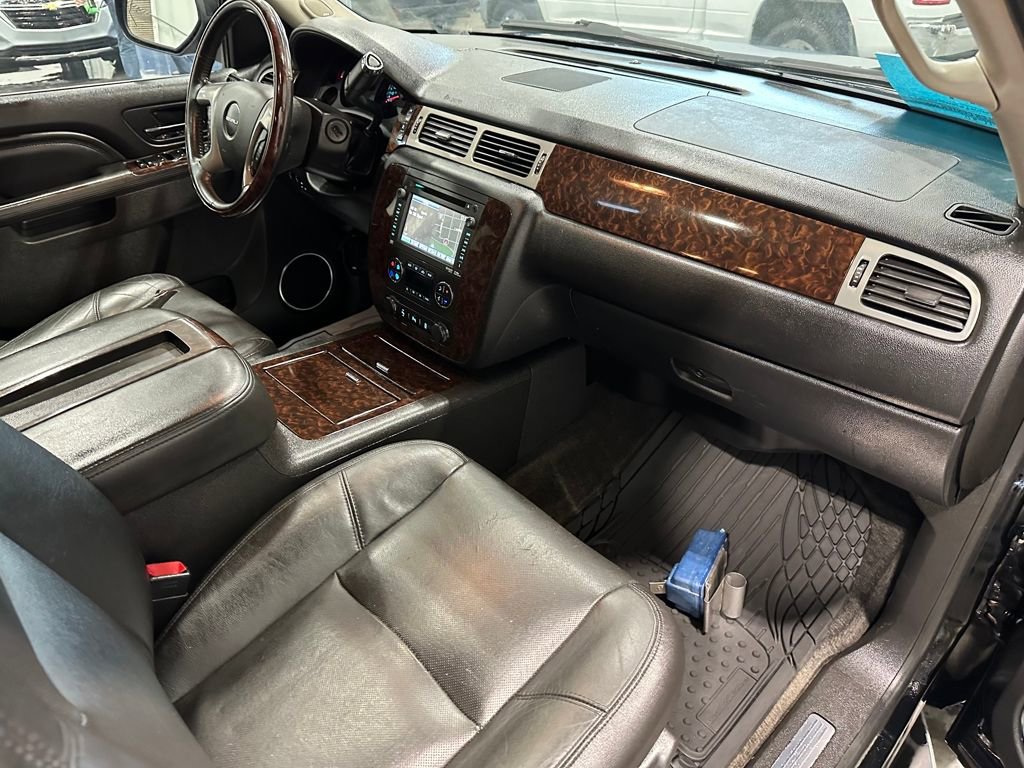 Used 2014 GMC Yukon XL Denali image 35