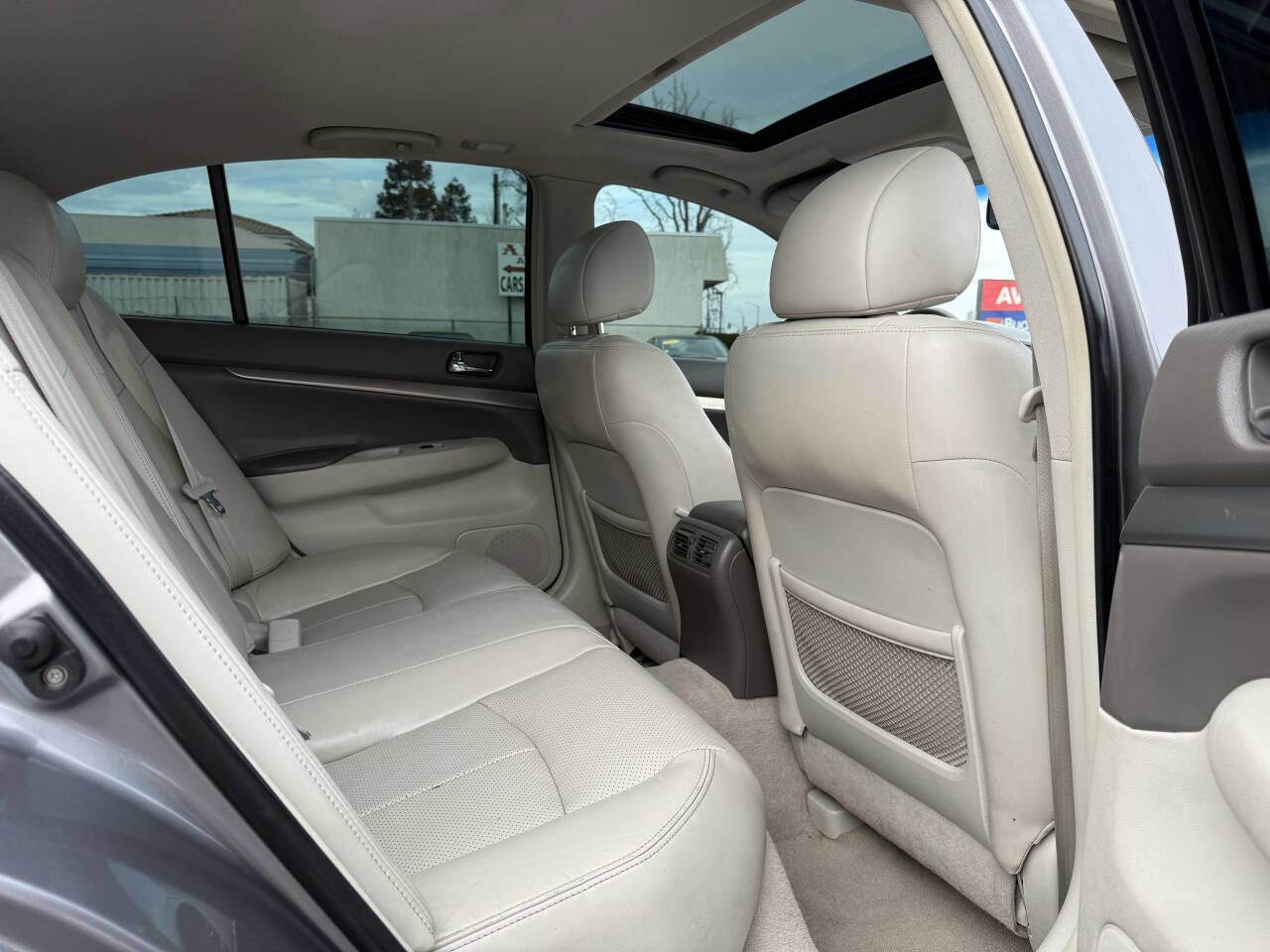 Used 2011 INFINITI G37 Journey w/ Premium Pkg image 12