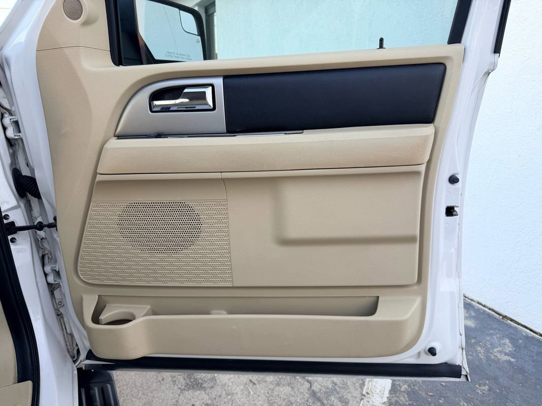 Used 2015 Ford Expedition XLT w/ Equipment Group 201A image 27