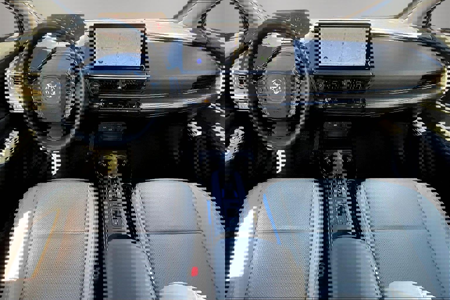 Used 2024 Toyota Prius XLE image 7