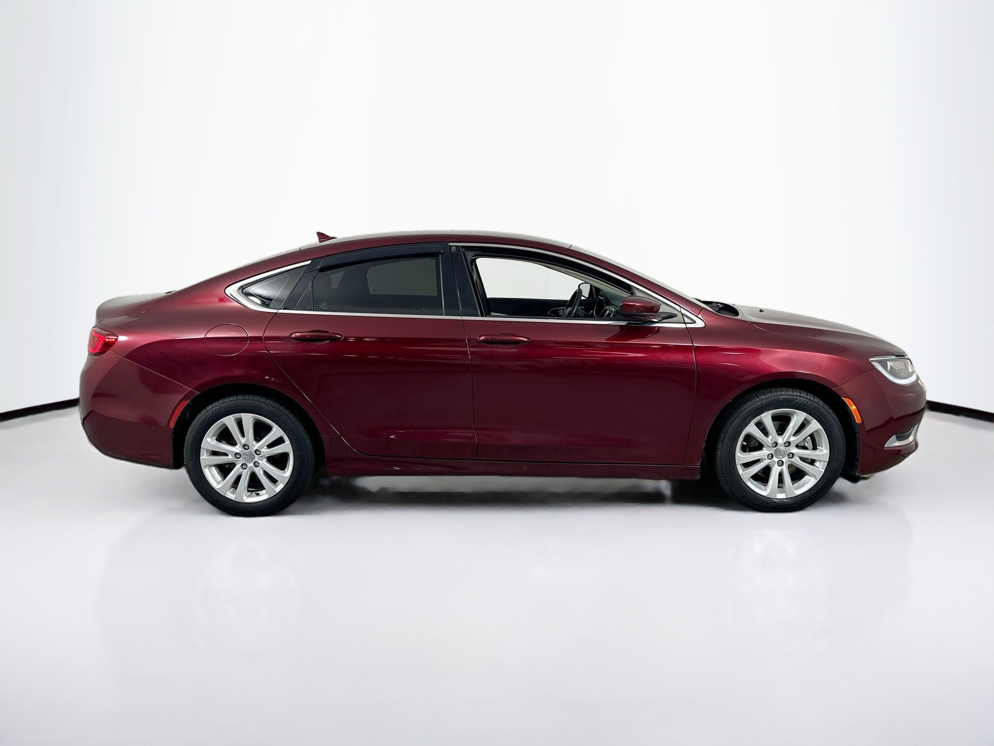 Used 2017 Chrysler 200 Limited Platinum w/ Comfort & Convenience Group FWD image 4