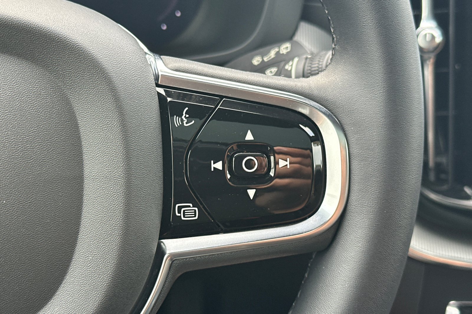 Certified 2024 Volvo XC60 T8 Polestar AWD/4WD image 30