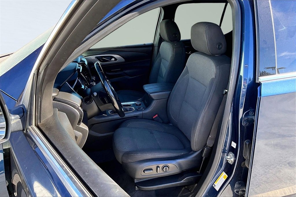 Used 2023 Chevrolet Traverse LT image 26
