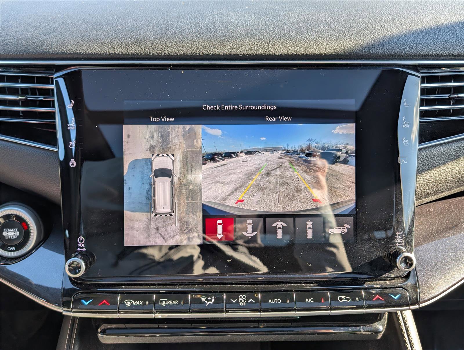 Used 2024 Jeep Wagoneer 4WD w/ Premium Group I image 28