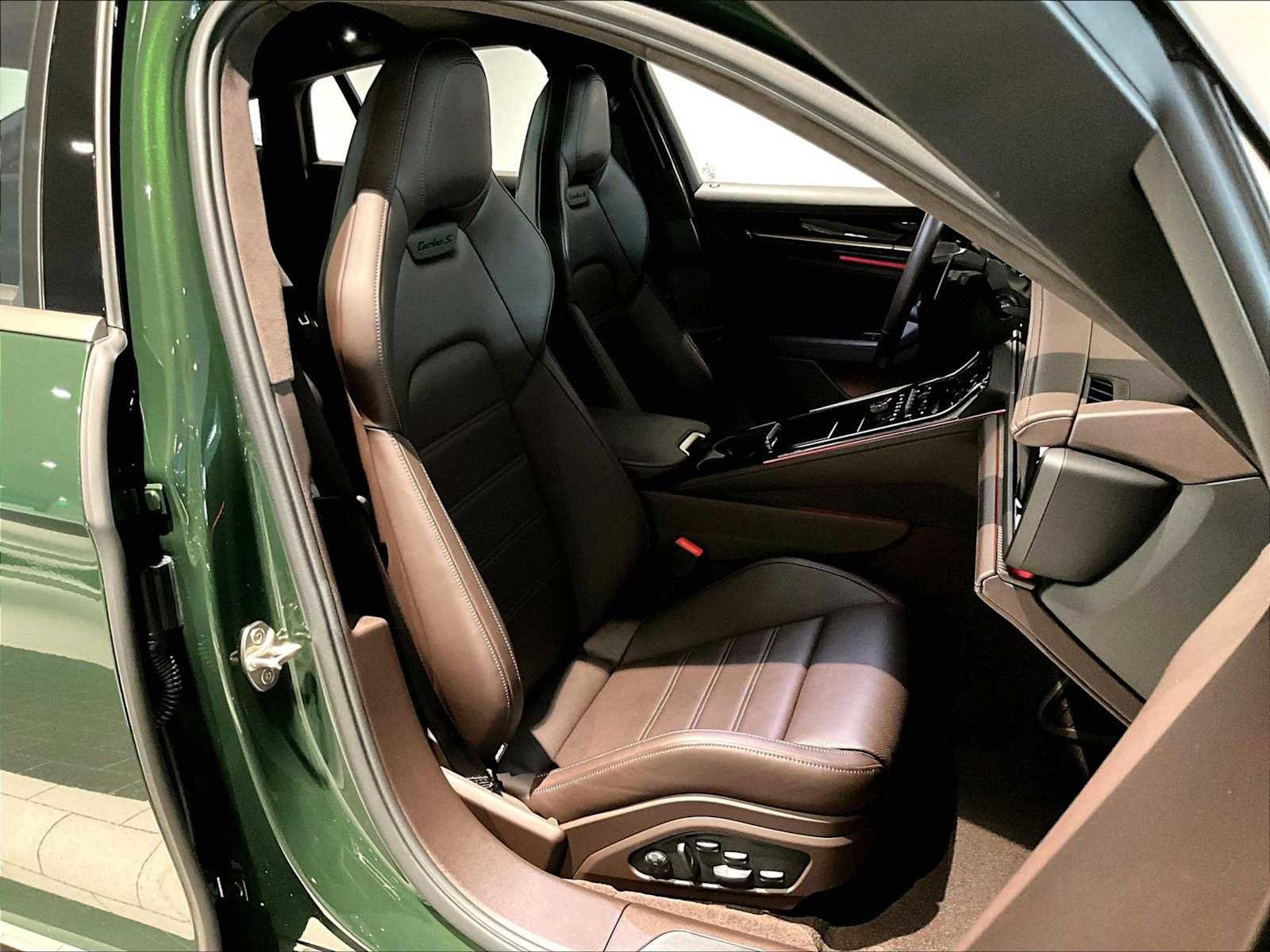 Used 2025 Porsche Panamera Turbo S image 22