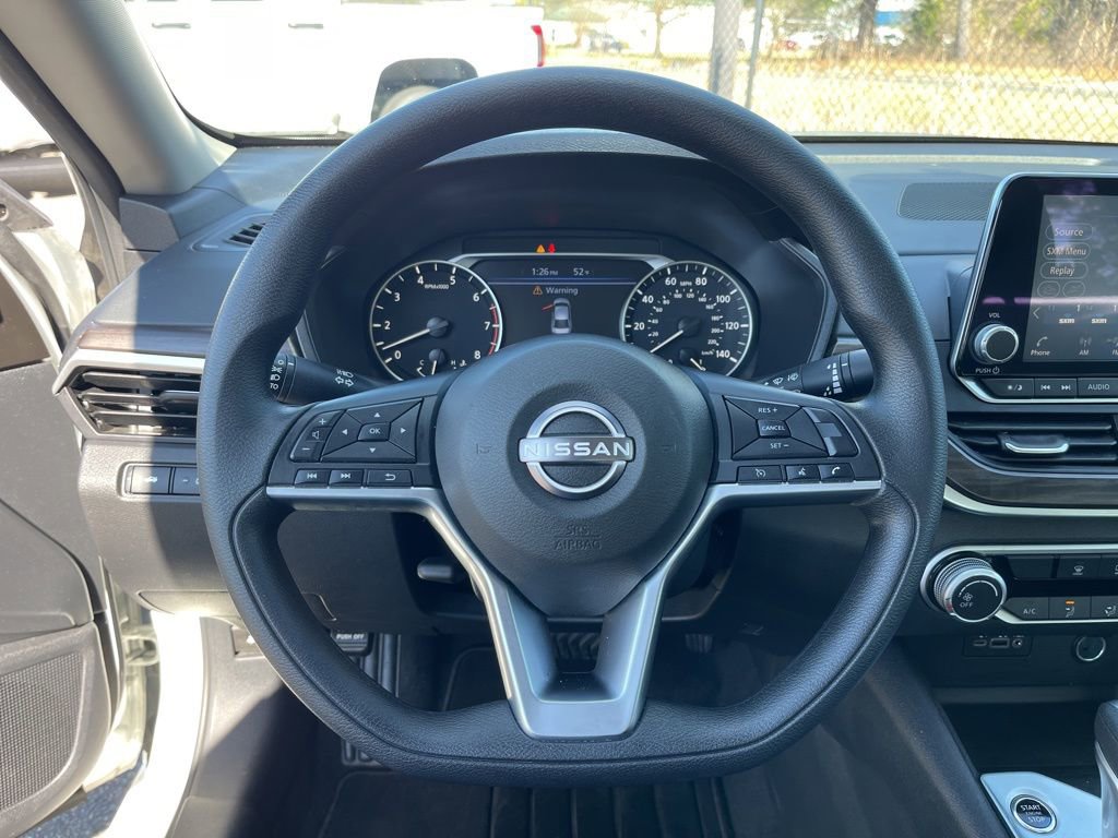 Used 2025 Nissan Altima 2.5 SV image 15