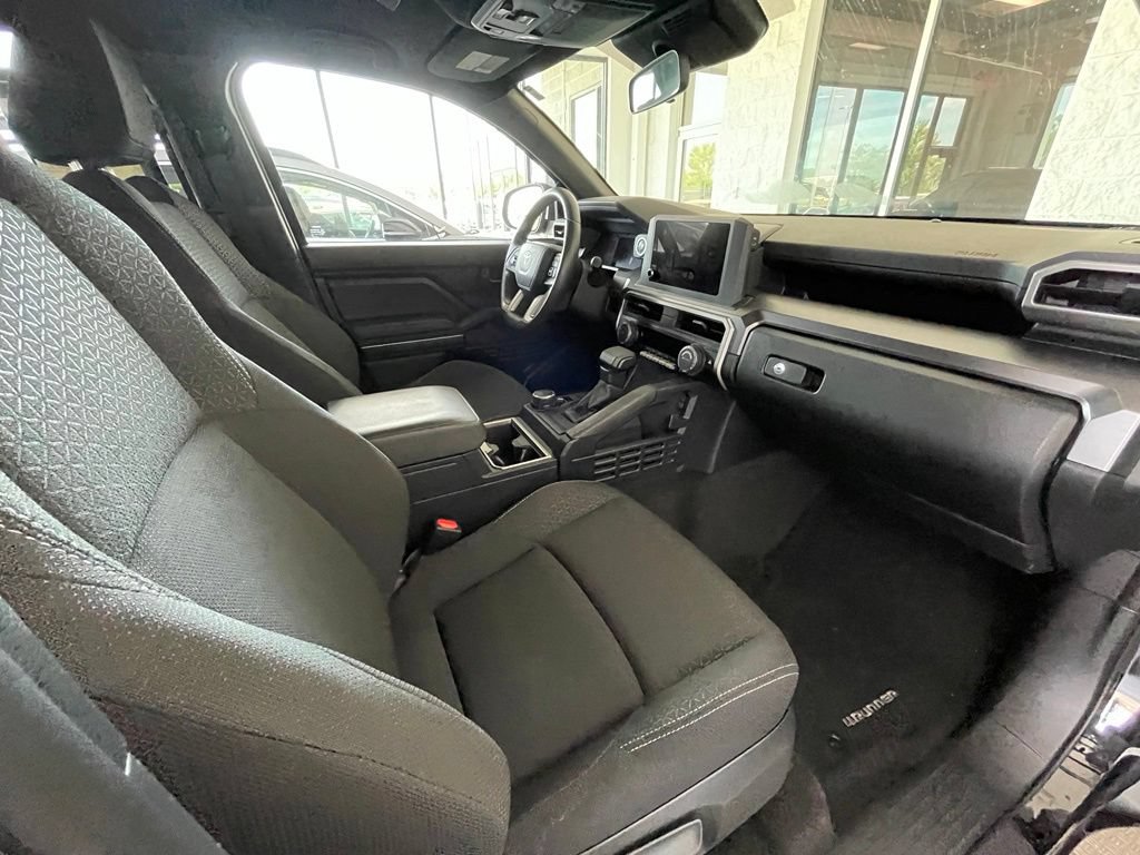 Used 2025 Toyota 4Runner SR5 AWD/4WD image 28